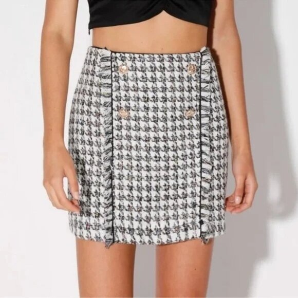 Walter Baker Cosmo Tweed Skirt 6 Black/ White Houndstooth Gold Buttons NWT - Picture 1 of 9